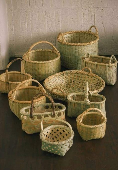 Bamboo Furniture Diy, Bamboo Furniture Design, Jurgen Lehl, Bamboo Diy, Basket Weaving Diy, Basket Weaving Patterns, Bamboo Decor, Bamboo Art, Basket Crafts