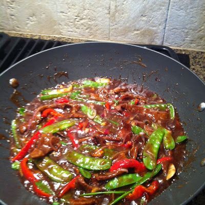 Beef with Snow Peas Stir Fry - Pioneer Woman @keyingredient #vegetables #meals Pioneer Woman Recipes Beef, Beef And Snow Peas, Snow Peas Stir Fry, Beef With Snow Peas, Teriyaki Beef Stir Fry, Pioneer Woman Recipe, Snow Peas Recipe, Chinese Coleslaw, Fried Ravioli