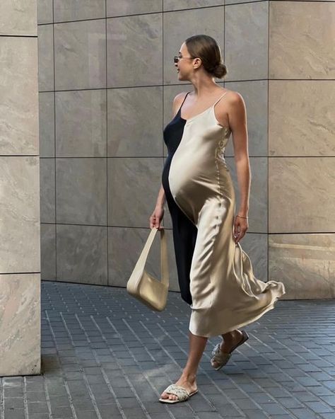 Silk Laundry on Instagram: "The bias cut can move with your changing shape. Shown here on @vika_kononova in our two tone slip." Diy Maternity Clothes, Pregnant Clothes, Pregnant Dress, Silk Laundry, Pregnant Women, Maternity Dresses, Maternity Clothes, Diy Clothes, Two Tone