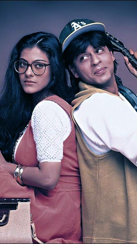 Srk Kajol Wallpaper, Bollywood Love, 90s Bollywood Aesthetic Couple, Bollywood Wallpaper Aesthetic, Srk Kajol Aesthetic, Kajol Srk Aesthetic, Ddlj Movie Aesthetic Wallpaper, Srk And Kajol, Bollywood Aesthetic