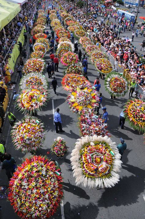 Festivals, Festivals, Festivals It's not enough to have astonishing biodiversity and ethnic diversity -- you need to celebrate it. Colombia has the worlds biggest theater festival (Festival Iberoamericano), salsa festival, flower parade. It also has the second biggest carnival in the world! Colombia Festivals, Colombian Culture, Visit Colombia, Colombian Art, Celebration Around The World, Colombia South America, Culture Day, Colombia Travel, Flower Festival