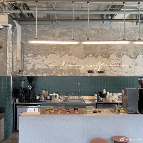 Industrial Cafe, Interior Design Minimalist, Bohemian Interior Design, Cafe Shop Design, Minimalist Kitchen Design, Vintage Industrial Decor, Coffee Shops Interior, Bar Interior, Coffee Shop Design