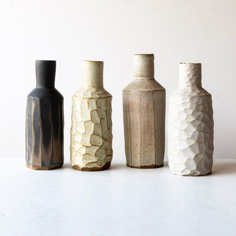 Ceramic Bottles, Decorate A Room, Rustic Pottery, Sculptures Céramiques, Cerámica Ideas, Handmade Ceramics Vase, A Bouquet Of Flowers, Keramik Design, Ceramic Bottle