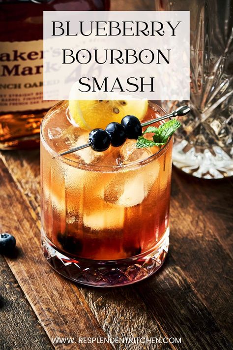 Discover the refreshing, bubbly, and flavorful Blueberry Bourbon Smash! Easy to make and perfect for any gathering. Try this delightful cocktail recipe today! Blueberry Bourbon Smash, Seasonal Vegan Recipes, Bourbon Smash, Fresh Fruit Smoothies, Homemade Juice, Cocktail Ideas, Vegan Drinks, Alcoholic Cocktails, Easy Drink Recipes