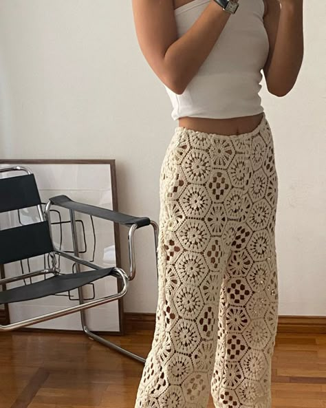 Crochet Pants Casual, Crochet Clothes Pants, Crochet Pants Tutorial, Crochet Pants Pattern Women, Crochet Long Pants, Crochet Pants Outfit, Crochet Pant, Crochet Pants Pattern, Cool Crochet