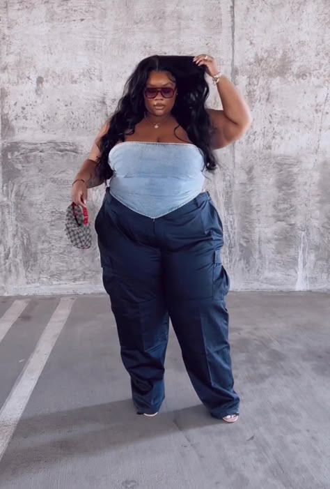 2000 Plus Size Fashion, Corset And Jeans Outfit Plus Size, How To Style Corset Tops Plus Size, Dynamic Plus Size Pose, Sza Concert Outfit Ideas Plus Size, Corset Outfit Black Women Plus Size, Plus Size Big Stomach Outfit, Corset Top Outfit Plus Size, Plus Size Fall Outfits Big Stomach