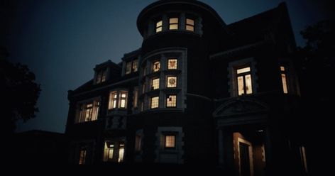 Ahs Wallpaper Pc, American Horror Story Wallpaper, Ahs Laptop Wallpaper, American Horror Story Laptop Wallpaper, American Horror Story Desktop Wallpaper, Ahs Murderhouse Aesthetic, American Horror Story Computer Wallpaper, American Horror Story Hotel Aesthetic, American Horror Story Twitter Header