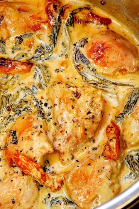 Instant Pot Tuscan Chicken - Chefjar Tuscan Chicken Low Carb, Instant Pot Tuscan Chicken, Chicken Low Carb, Herb Chicken Recipes, Sundried Tomato Chicken, Sheet Pan Dinners Chicken, Stew Chicken Recipe, Creamy Garlic Sauce, Tuscan Chicken