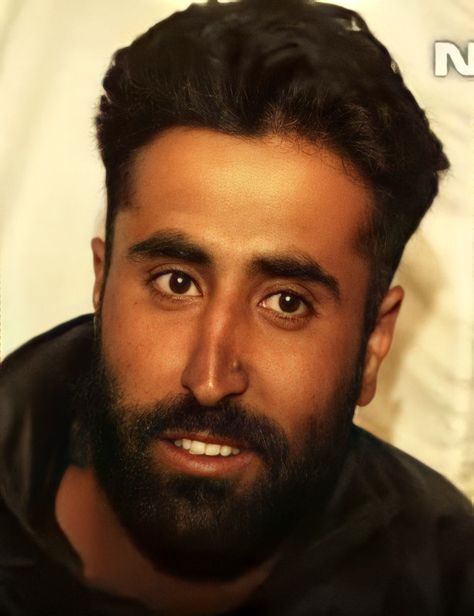 Captain Vikram Batra Wallpaper, Captain Vikram Batra, Defence Quotes, Vikram Batra, Vande Matram, Army Wallpapers, Indian Army Quotes, Indian Freedom Fighters, Indian Army Wallpapers