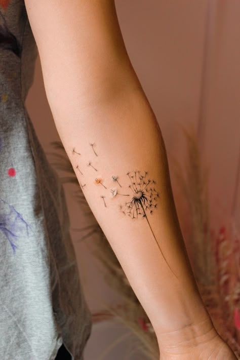 #floraltattoo #flowertattoo #dandeliontattoo Blow Flower Tattoo, Dandelion Child Tattoo, Tattoo Ideas Dandelion, Fine Line Dandelion Tattoo, Wish Flower Tattoo, Dandelion Tattoo Design For Women, Dandilines Flower Tattoo, Tattoos Dandelion, Ophelia Tattoo