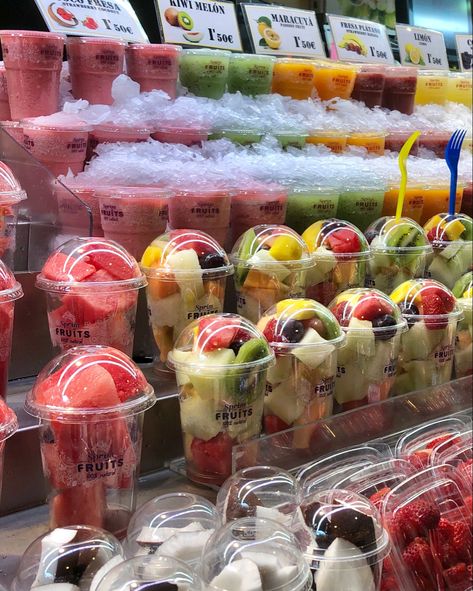 Milkshakes Aesthetic, Healthy Food Shop, Fruit Milkshake, Pretty Fruit, Street Food Business, Fruit Stall, Fruit And Veg Shop, Fruit Christmas Tree, Aesthetic Summer Vibes