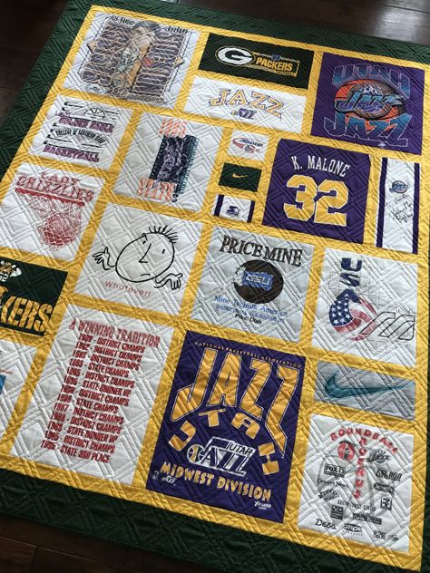 Quilts Bedroom, Tshirt Quilt Tutorial, Tshirt Quilt Diy, Keepsake Quilt, Tshirt Quilt Pattern, Tshirt Quilts, T Shirt Quilts, Volleyball Jersey, Tee Shirt Quilt