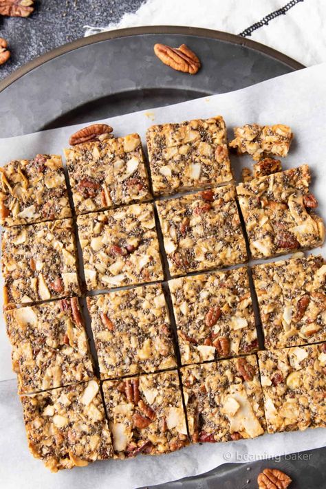 The EASIEST keto granola bars recipe is made with delicious nuts and seeds! Nut And Seed Bars, Keto Granola Bars, Seed Bars Recipe, Nuts And Seeds Recipes, Granola Bars Recipe, Seed Bars, Nut Bars, Keto Fruit, Keto Granola