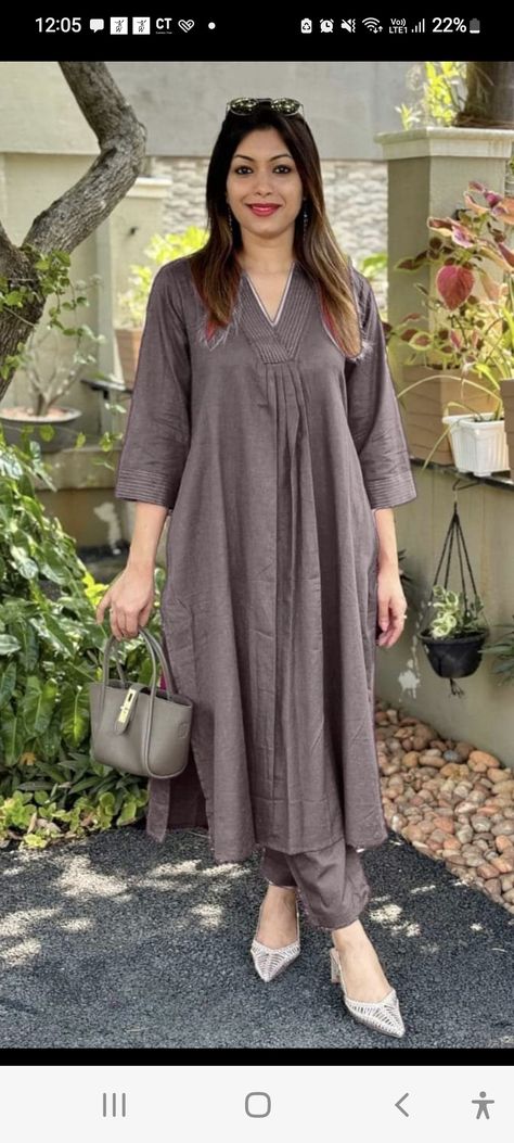 Kurthi Pattern Latest, Pair Dress Design, Simple A Line Kurti Designs, Indigo Kurta Designs, Cotton Material Dress Design, Cotton Churidar Designs, Simple Kurti Designs Casual, Shifon Kurti Pattern, Daily Wear Dresses For Women