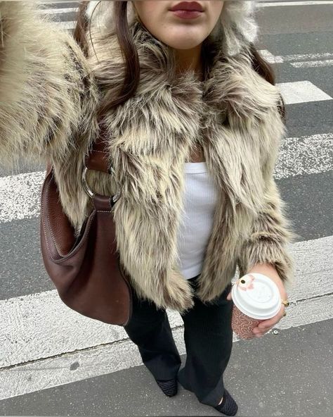 Clothes Boutique, Cute Outfit, Group Chat, Fur Coat, Coffee