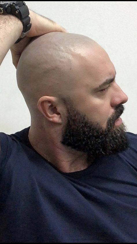 Shaved Head And Beard, Bald Man With Beard, Trimmed Beard Styles, Black Beard Styles, Shaved Head Styles, Bart Styles, Beard Styles Bald, Bald Head With Beard, Shaved Head With Beard