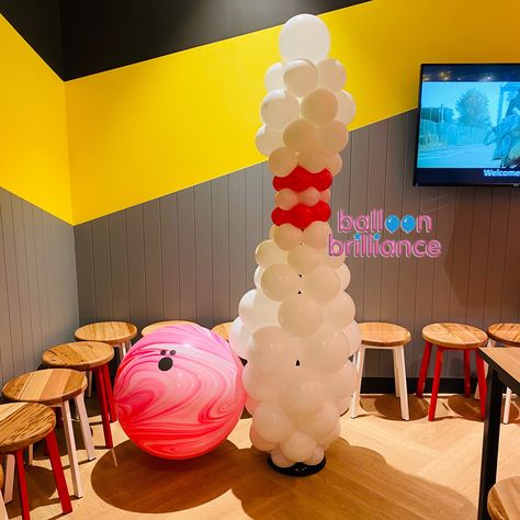 Bowling Pin Balloon Column, Bowling Balloons, How To Make Balloon, Bowling Party, Bowling Balls, Balloon Ideas, Balloon Sculptures, Bowling Pins, Balloon Columns