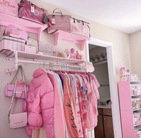 Pink Designer Aesthetic Room, Pink Aesthetic Closet, Pink Luxury Apartment, Pink Closet Aesthetic, All Pink Room, Glam Room Aesthetic, Girly Pink Bedroom, Pink Aesthetic Girly, Bedroom Guide