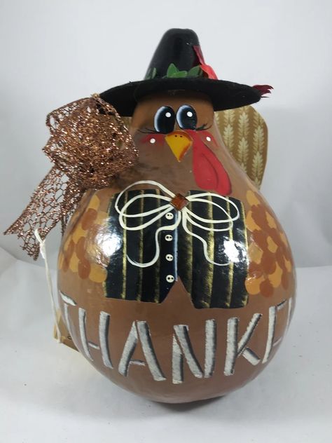 Thanksgiving Gourds, Christmas Gourds, Black Felt Hat, Halloween Gourds, Painting Instructions, Hand Painted Gourds, Painted Gourds, Beautiful Centerpieces, Black Felt