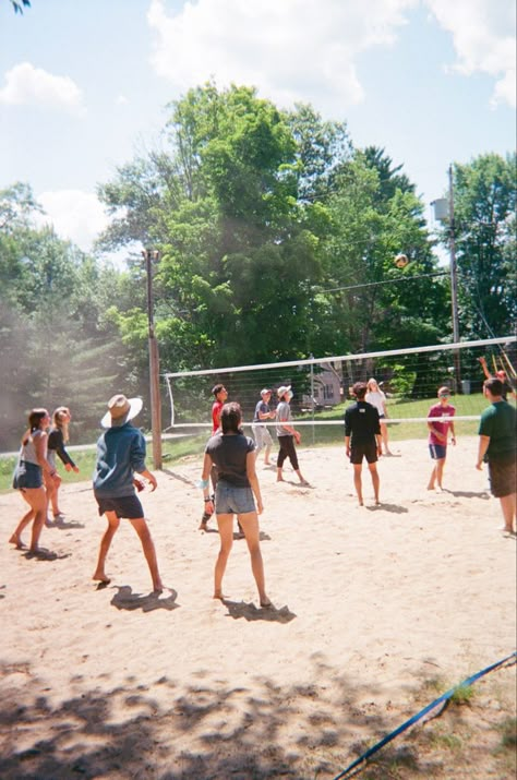 Day Camp Counselor Aesthetic, Youth Camp Aesthetic, Summer Camp Aesthetic Friends, Summer Camp Aesthetic Cabin, Summer Camp Checklist, Summer Church Camp Aesthetic, Christian Summer Camp Aesthetic, Group Camping Aesthetic, Pack For Summer Camp