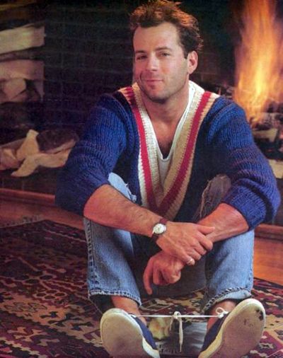 Bruce Willis Young, Young Bill Clinton, Michael J Fox, Yearbook Photos, Rare Images, Matt Damon, Bruce Willis, Chuck Norris, Amy Winehouse