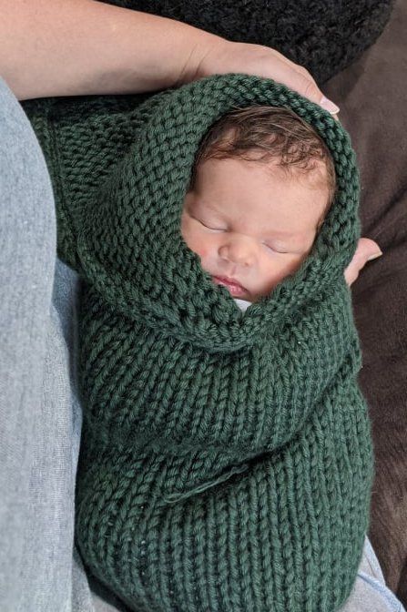 Homesteading Crafts, Baby Knitting Patterns Free Newborn, Crochet Baby Cocoon Pattern, Baby Cuddles, Knitting Patterns Cocoon, Newborn Cocoon, Baby Cocoon Pattern, Knitting Projects Free, Sew Crafts