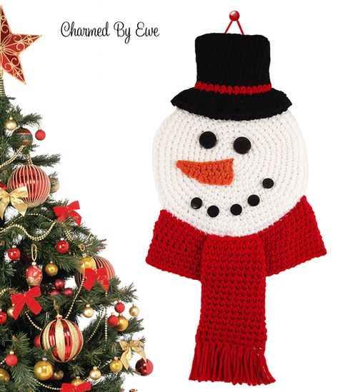 Snowman Wall Hanging Crocheted Snowman, Snowman Wall Hanging, Snowman Crochet, Crochet Holiday, Hanging Crochet, Christmas Crochet Patterns Free, Crochet Snowman, Confection Au Crochet, Crochet Xmas