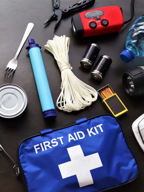 Florida Hurricane Season Traveler: Be Prepared with a Survival Kit Prepping List, Preppers List, National Preparedness Month, Florida Travel Destinations, Basic First Aid, First Aid Tips, First Aid Course, Autumn 23, Doomsday Prepping