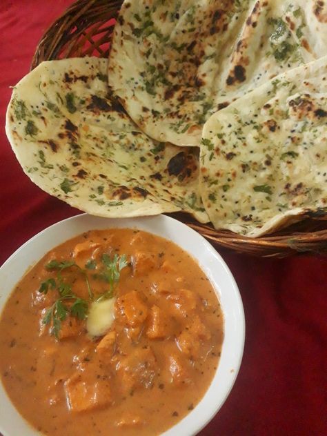 Paneer Butter Masala With Naan, Snacks Platter, Butter Paneer, Butter Naan, Butter Masala Recipe, Paneer Butter Masala, Butter Masala, Food Snap, Snack Platter