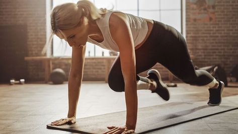 This 9-Minute Workout Can Slow Aging, Expert Says | Eat This Not That Melt Belly Fat, Full Body Workouts, Slow Aging, Health Hacks, Abdominal Fat, Cardio Training, 10 Minute Workout, Mountain Climbers, Love Handles