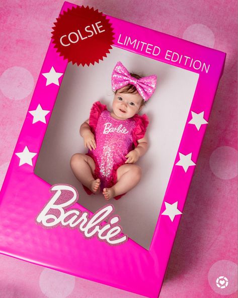 Half birthday barbie baby Baby Barbie Halloween Costume, Barbie Girl Outfit, Halloween Costume Barbie, Barbie Tutu, Baby Girl Cake Smash, Sitter Photography, Barbie Bebe, Hot Pink Birthday, Girl Cake Smash