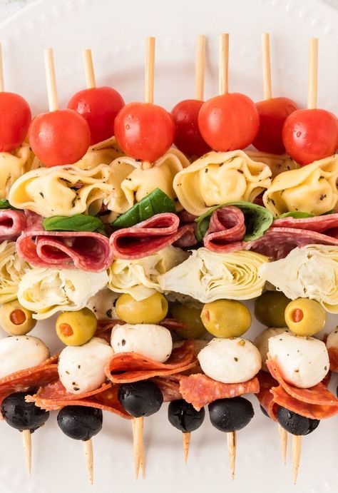 Antipasto Skewers With Tortellini, Italian Appetizers Party, Italian Finger Foods, Finger Appetizers, Antipasto Kabobs, Tortellini Skewers, Italian Antipasto, Best Appetizer, Antipasto Skewers