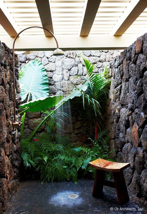 Outdoor Bathroom Design, Bilik Air, Tropical Bathroom, Outdoor Bath, Outdoor Bathrooms, Earthship, Design Exterior, Outdoor Shower, Tiny Homes