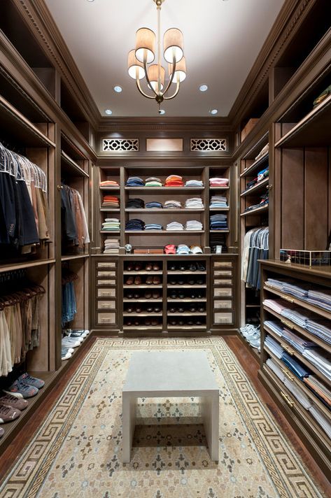 How to Make Bedroom Walk-in Closets Come True | City of Creative Dreams Wardrobe Layout, Mens Closet Organization, Kawaii Interior, Master Closets, A Walk In Closet, Traditional Dressing, Master Closet Design, Room Dressing, Walking Closet