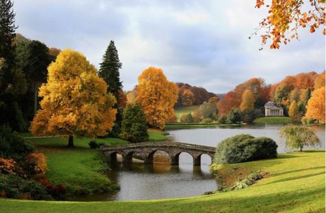 Halloween Imagem, Cotswold Villages, England Countryside, England Photography, Day Trips From London, Visiting England, Autumn Nature, Pep Guardiola, English Countryside