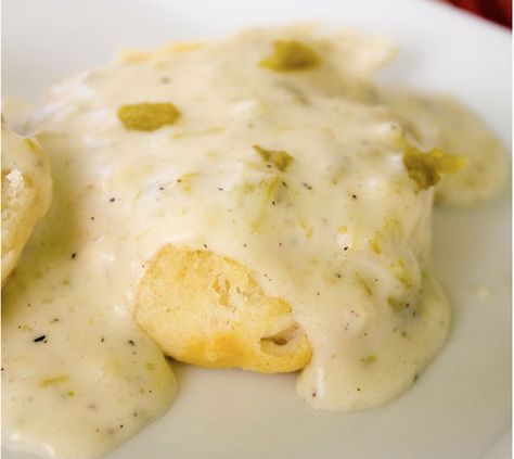 Green Chile Biscuits And Gravy, Green Chili Sausage Gravy, Green Chili Gravy, Hatch Green Chili Recipe, Hatch Chili Recipes, Sausage Gravy And Biscuits, Green Chile Recipes, Green Chili Recipes, Hatch Green Chile