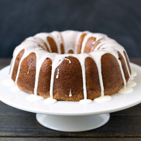 Pineapple Bundt Cake - Easy Cake Recipe from Real Food Real Deals Festive Dessert Recipes, Banana Bundt Cake, Banana Bundt, Easy Bundt Cake, Festive Desserts, Honey Buns, Light Desserts, Apple Cake Recipes, Cinnamon Swirl