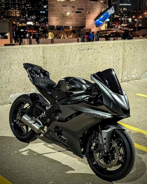 R6 superbike Tmax Yamaha, Yamaha R3, Motocross Love, Image Moto, Motorcross Bike, Bike Aesthetic, Yamaha Bikes, Motos Honda, Pretty Bike