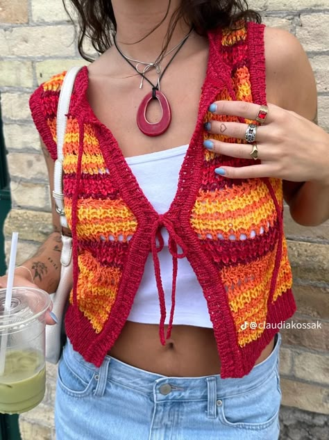 Crochet Vest Outfit, Airy Styles, 70s Inspired Outfits, Art The Clown, Knitwear Trends, Culture Clothing, Crochet Inspo, The Clown, Crochet Vest