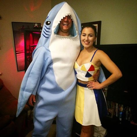 Katy Perry and Left Shark http://ift.tt/2fEFUZ7 Katy Perry Shark, Left Shark Costume, Katy Perry Costume, Shark Halloween Costume, Left Shark, Cute Halloween Costume, Shark Costume, Shark Costumes, Cute Halloween Costumes