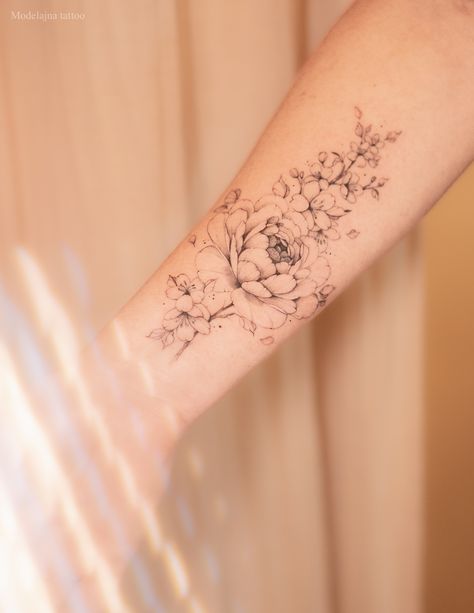 Fine Line Floral Tattoos, Peony Tattoo Forearm, Fine Line Botanical Tattoo, Foral Tattoo, Fine Line Peony Tattoo, Fine Line Floral Tattoo, Fine Line Flower Tattoo, No Regrets Tattoo, Fine Line Tattoo