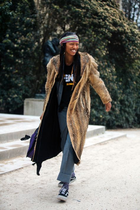 Fine Celebrities, Adesuwa Aighewi, Fur Coat Outfits, Hair Essence, Fur Coat Outfit, Leading Women, Street Style 2018, Fashion Book, Model Street Style