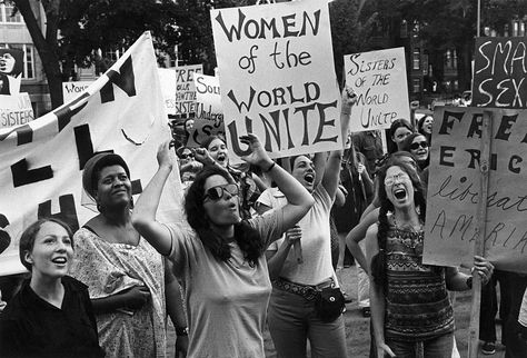 1970- Cosmopolitan.com Second Wave Feminism, Vintage Photo Prints, Womens Liberation, Women Rights, Feminist Movement, Womens March, Mixed Feelings, Equal Rights, Photos Of Women