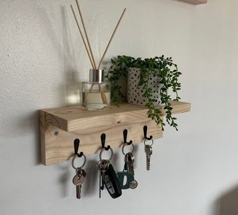 Key Holder Shelf Entryway, Place To Put Keys Ideas, Hallway Key Holder, Hallway Key Storage, Wooden Shelf With Hooks, Key Holder Entryway Ideas, Key Shelf Ideas, Keys Storage Ideas, Key Organizer Wall