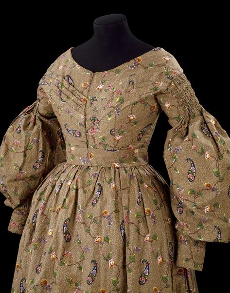 Dress | Unknown | V&A Explore The Collections 1830s Dress, 1830s Fashion, 1860 Fashion, Leg Of Mutton Sleeve, Period Outfit, Victorian Clothing, Victorian Women, Historical Dresses, Historical Clothing