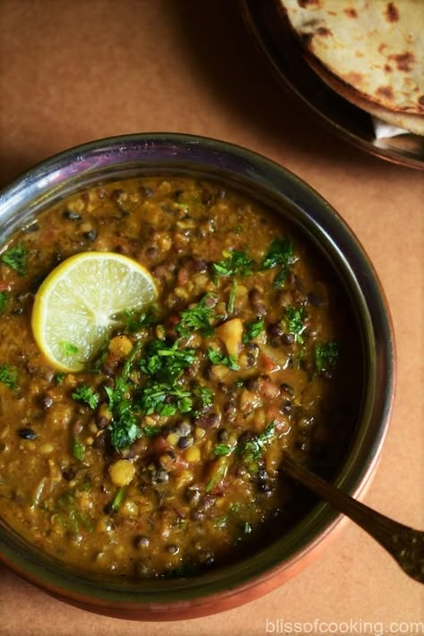 Indian Beans, Urad Dal Recipes, Soup Recipes Healthy Vegetarian, Noodles Vegetables, Dal Recipes, Onion Chutney, Creamy Soup Recipes, Idli Dosa, Winter Soup Recipe