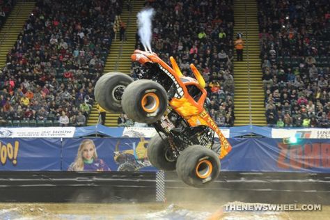 A First-Timer’s Guide to Monster Jam: What to Expect at Your First Monster Truck Show - The News Wheel Monster Truck Show, Lifetime Bucket List, Latest Car, Monster Jam, Dayton Ohio, Monster Truck, Offroad Vehicles, Big Kids, Monster Trucks