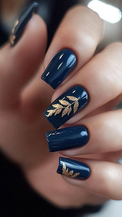 Blue Fall Nail Designs, Navy Blue Wedding Nails, Navy Gold Nails, Navy Blue Nail Designs, Gold Gel Nails, Navy Nails, Fall Nail Ideas, Navy Blue Nails, Gold Nail Designs