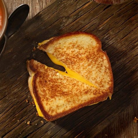 Crispy Grilled Cheese, Perfect Grilled Cheese, Roast Beef Sandwich, Making Grilled Cheese, Grill Cheese Sandwich Recipes, Classic Grilled Cheese, Cheese Sandwich Recipes, Queso Fundido, Grilled Cheese Recipes