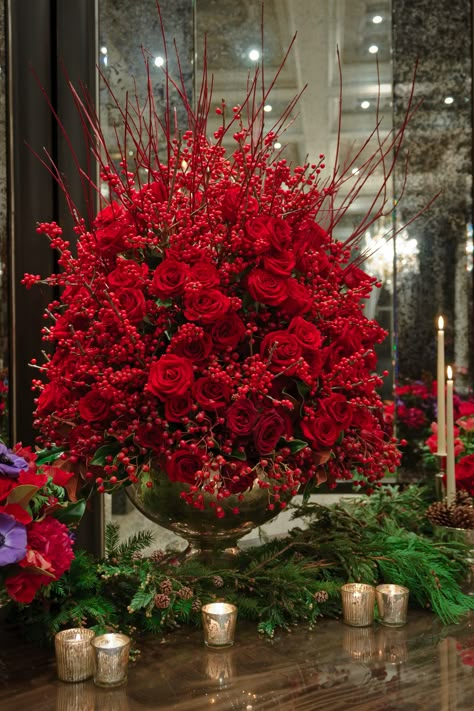 red roses and berries - gasp =what a statement!  #Christmas #Holidays  #Centerpiece ##Tablescape Christmas Wedding Centerpieces, Christmas Flower Arrangements, Christmas Flowers, Christmas Decorations Rustic, Noel Christmas, Christmas Floral, Christmas Centerpieces, Christmas Deco, Christmas Joy